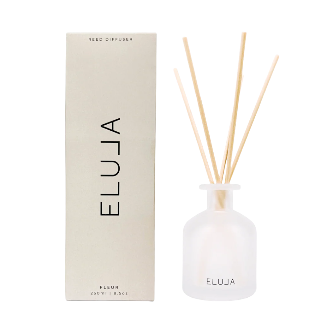 Sweet floral scent with honeysuckle and jasmine. Long-lasting, flame-free fragrance for your home.